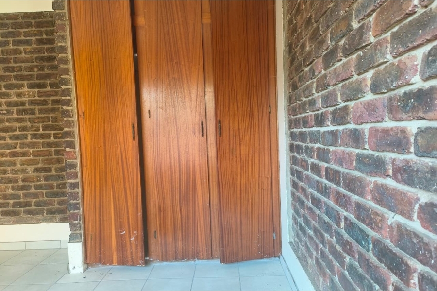 To Let 2 Bedroom Property for Rent in Oos Einde North West